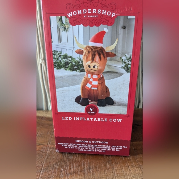 Christmas Inflatable 3.5" Highlander Cow in Hat and scarf  New In Box - Picture 1 of 2